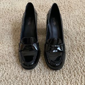MICHAEL MICHAEL KORS
Buchanan Loafer Pumps